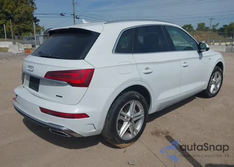 2021 Audi Q5 Premium Plus 55 Tfsi E Quattro S Tronic z USA, uszkodzony, nr VIN WA1E2AFY6M2049873